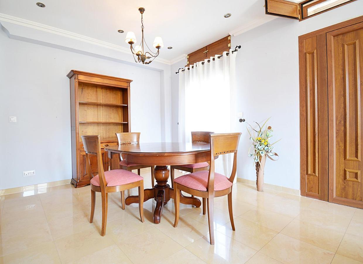 Galihost - Casa Con Precioso Jardin En *